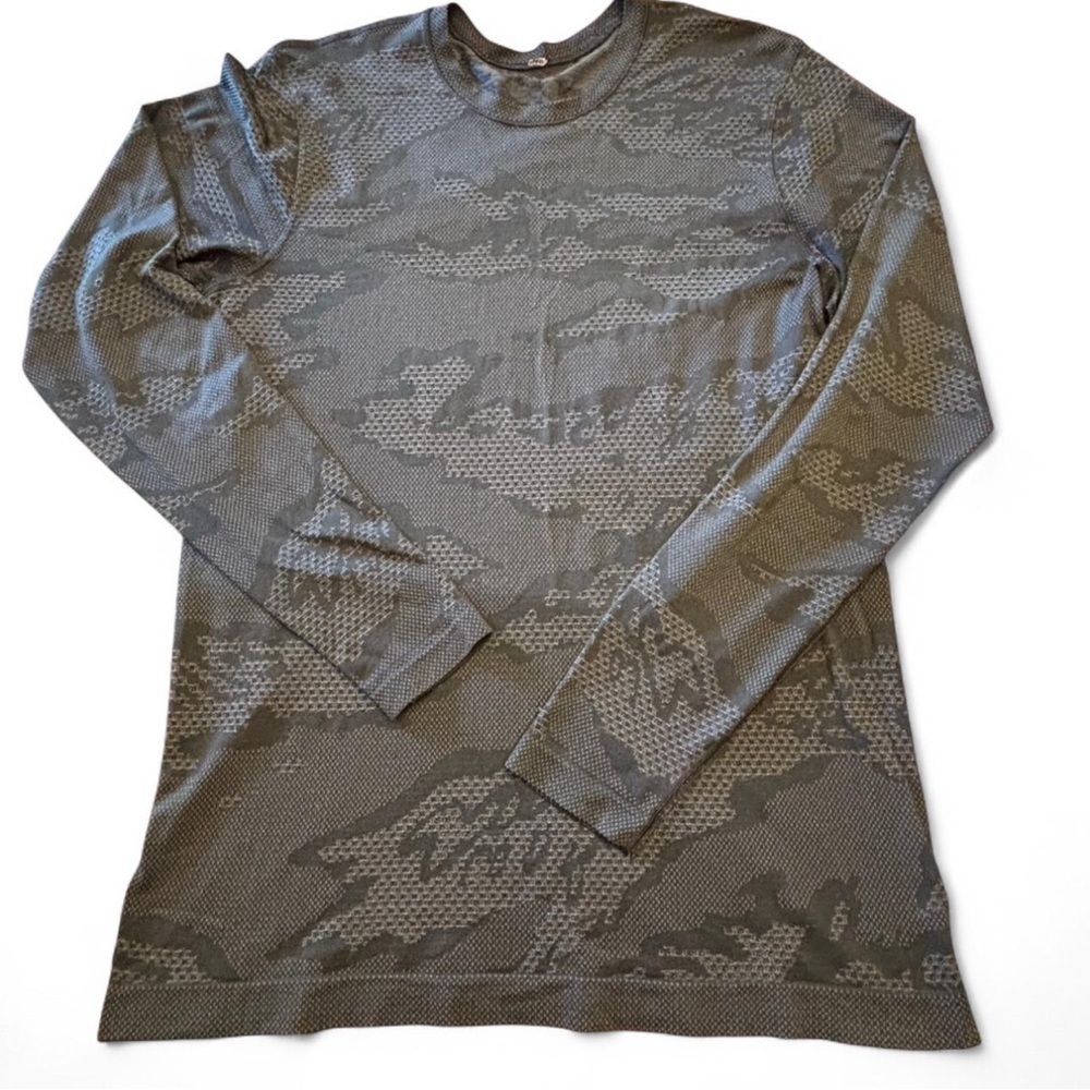 Lululemon Metal Vent Tech 2.0 Long Sleeve “Get Outside. Get Sweaty.” Camo Size S